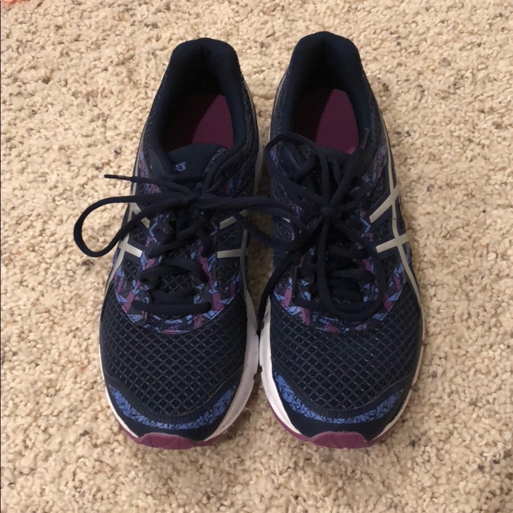 ASICS navy shoes never wore